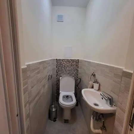 Comfy & Quiet 2 Bed Flat Great Location Parking Appartamento