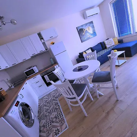 Comfy & Quiet 2 Bed Flat Great Location Parking Lejlighed Burgas City