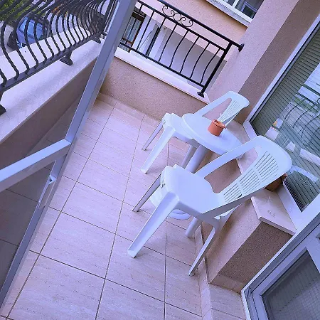Comfy & Quiet 2 Bed Flat Great Location Parking Burgas City