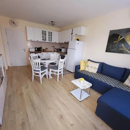 Comfy & Quiet 2 Bed Flat Great Location Parking Apartamento