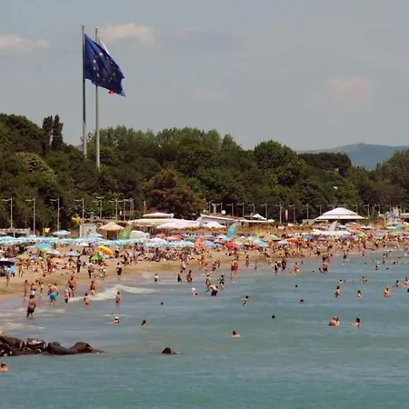 Comfy & Quiet 2 Bed Flat Great Location Parking Apartamento Burgas