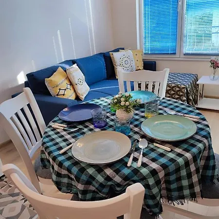 Comfy & Quiet 2 Bed Flat Great Location Parking Apartamento Burgas